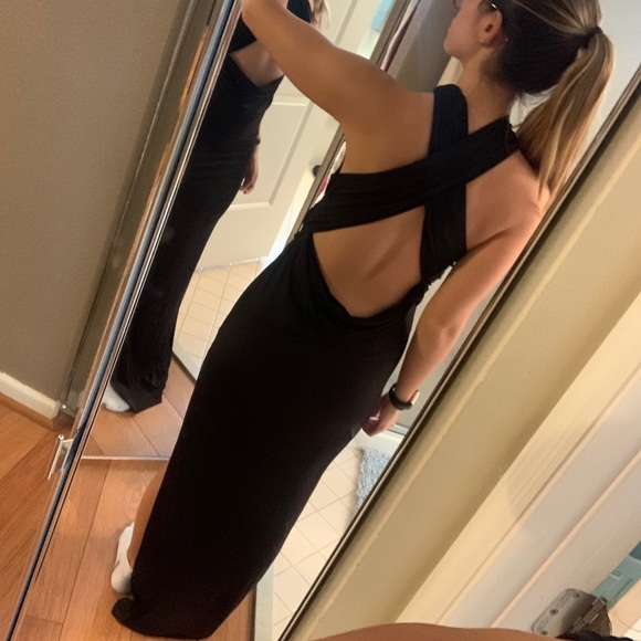 Beautiful black gown from House of CB - Picture 5 of 7